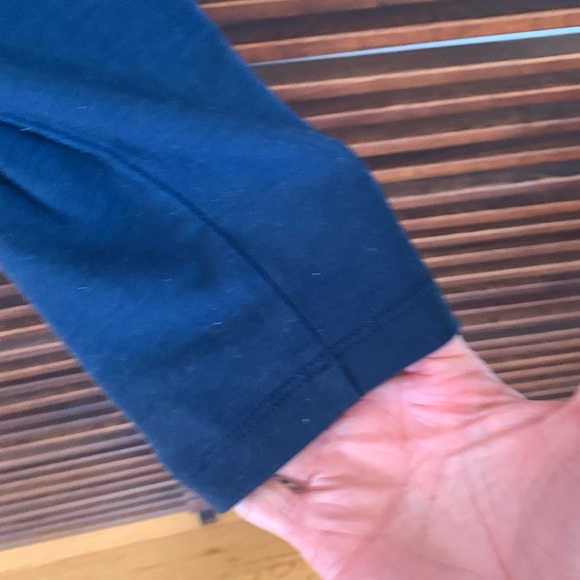 Athleta active top - Picture 3 of 9